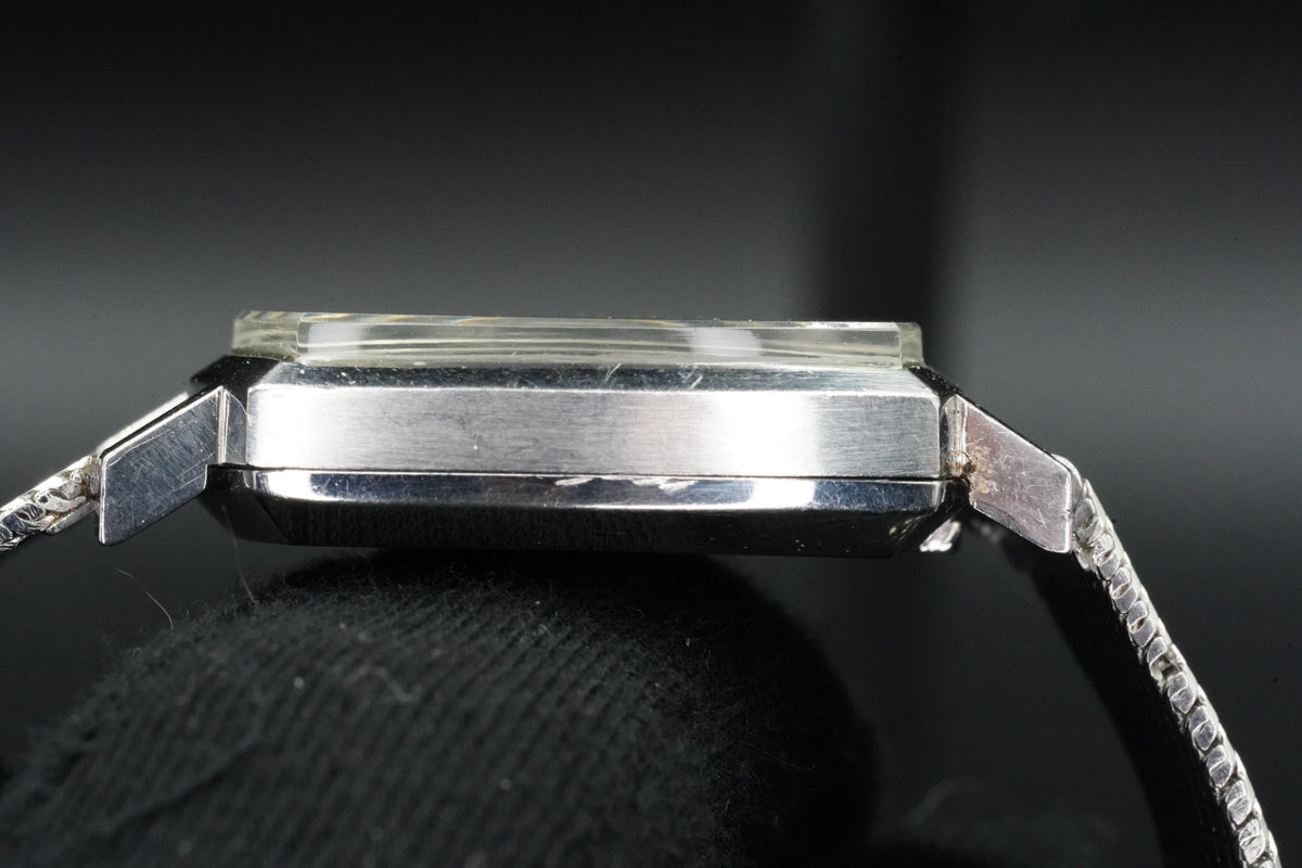Omega Genève Ref. 162.010 | Vintage