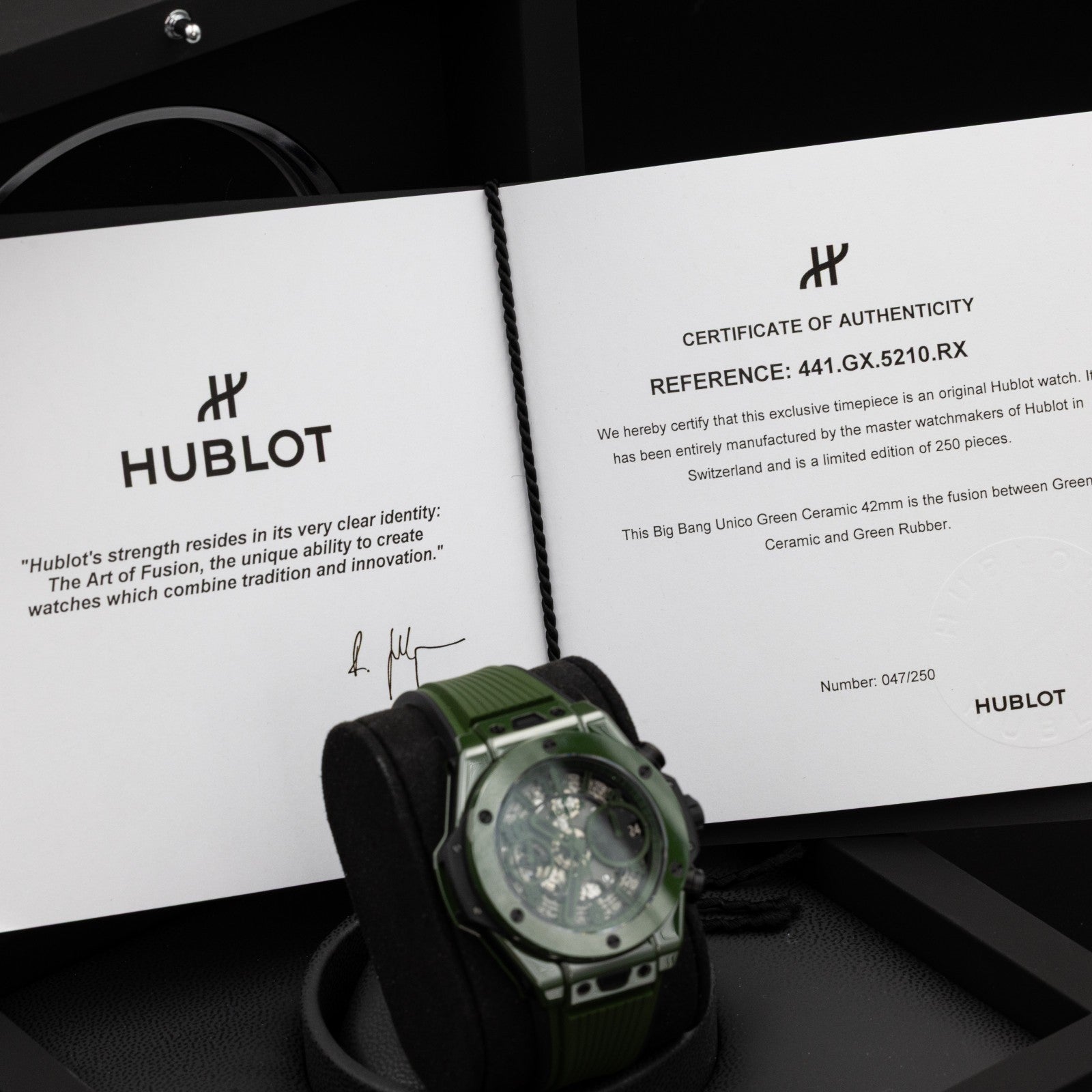 Hublot Big Bang Unico Green Ceramic | 441.GX.5210.RX | Box and