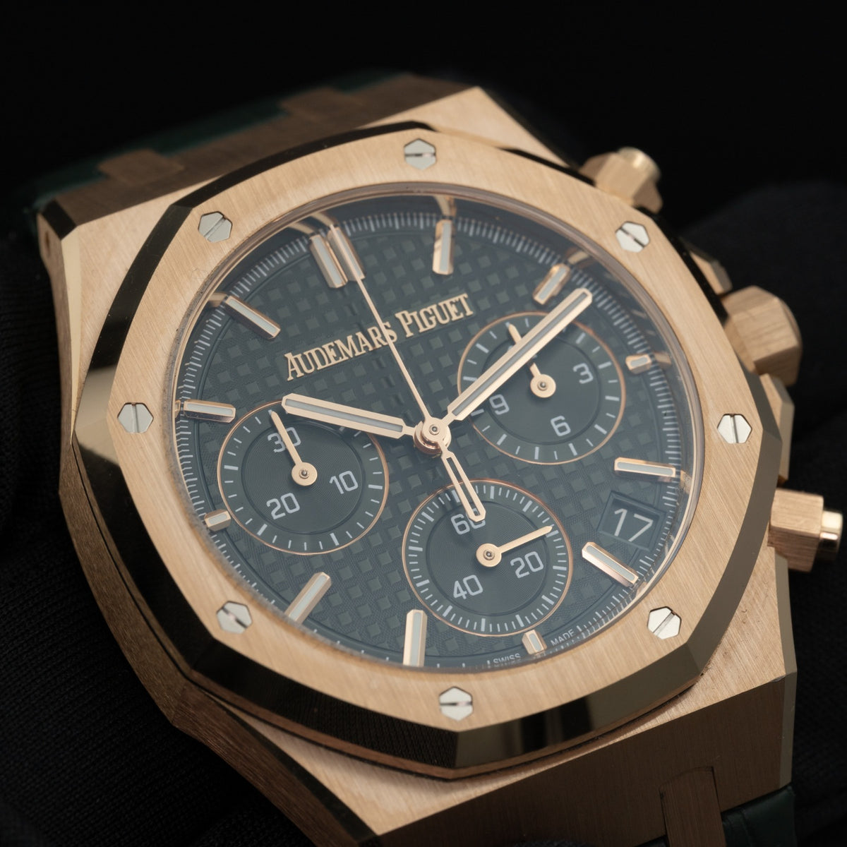 Audemars Piguet Royal Oak Chronograph - 26240OR.OO.D404CR.02