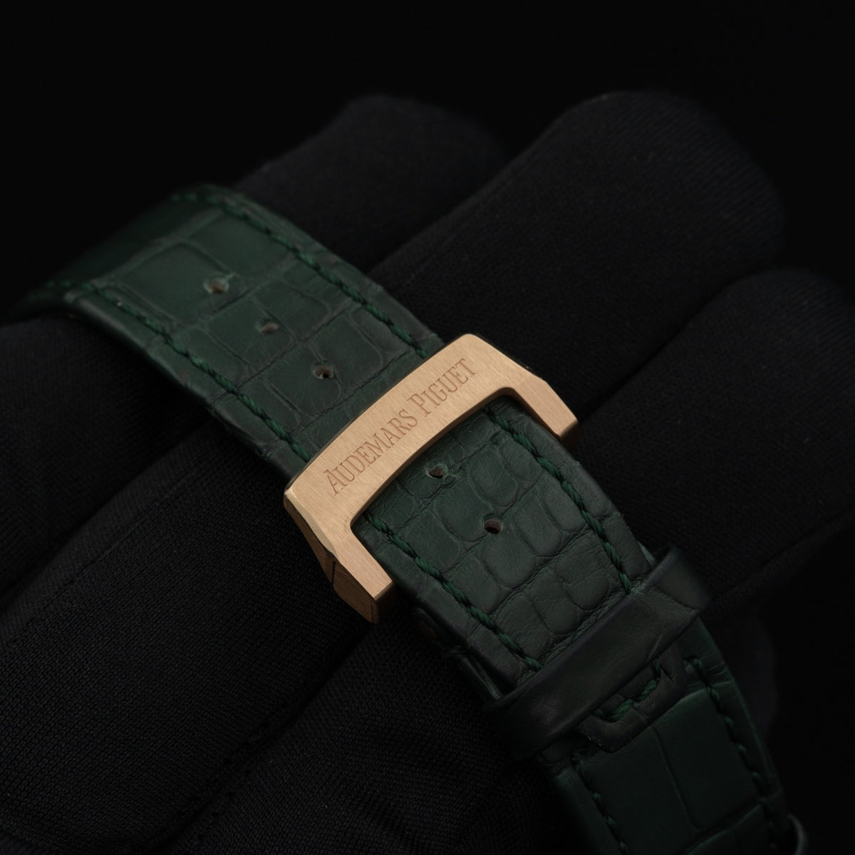Audemars Piguet Royal Oak Chronograph - 26240OR.OO.D404CR.02