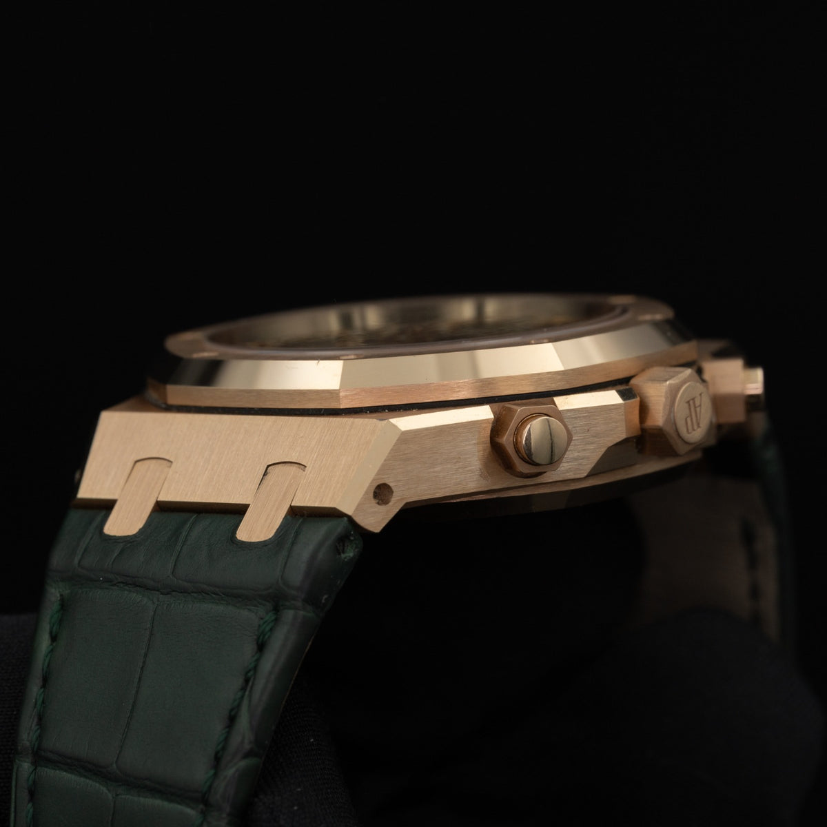 Audemars Piguet Royal Oak Chronograph - 26240OR.OO.D404CR.02