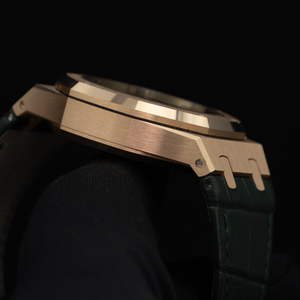 Audemars Piguet Royal Oak Chronograph - 26240OR.OO.D404CR.02