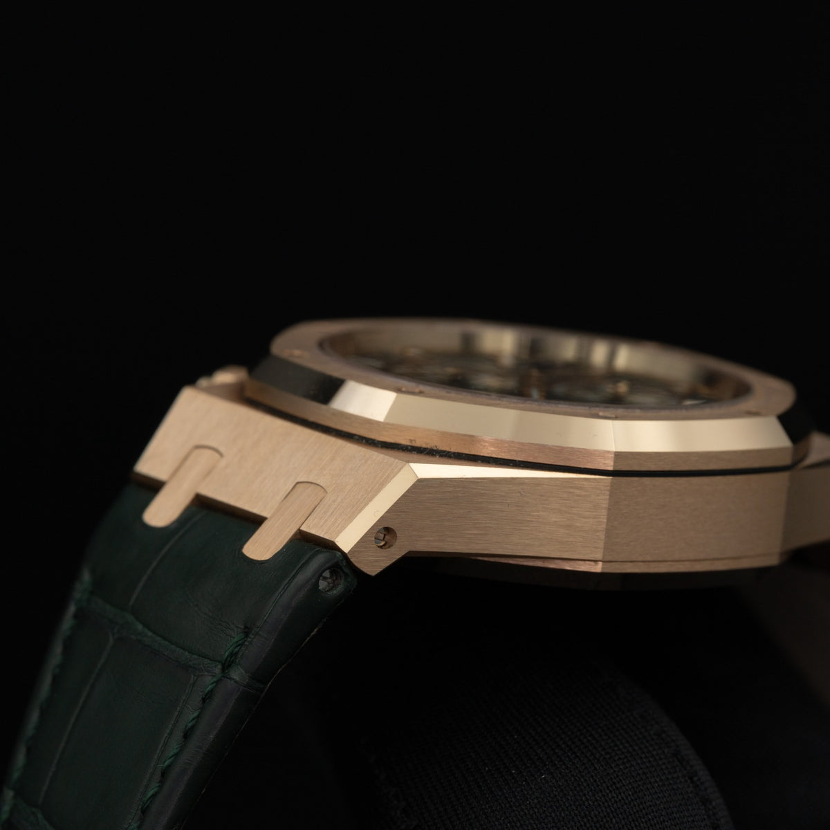 Audemars Piguet Royal Oak Chronograph - 26240OR.OO.D404CR.02