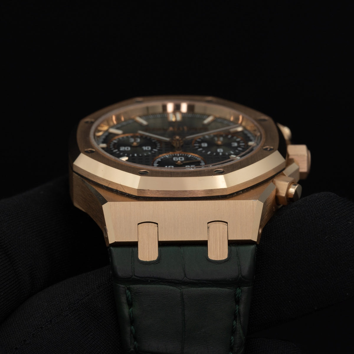 Audemars Piguet Royal Oak Chronograph - 26240OR.OO.D404CR.02